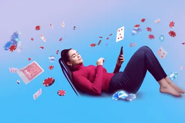 Um close de moedas douradas caindo ao redor de uma roleta girando, representando a ação imersiva do cassino no 63V.